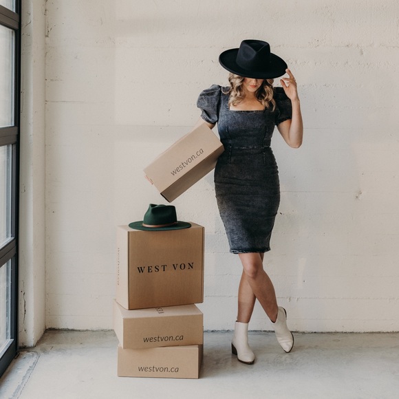 Shop Maxwell Puff Sleeve Denim Dress - Picture 6 of 6